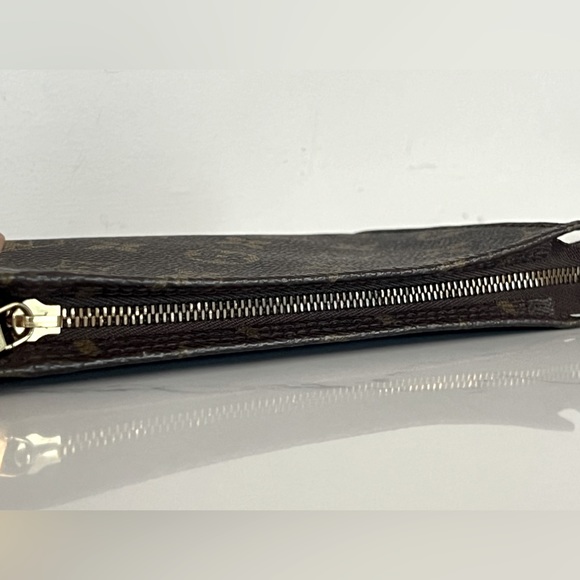 🤎 LV Accessory POUCH (from Monogram Bucket PM) - Picture 8 of 14